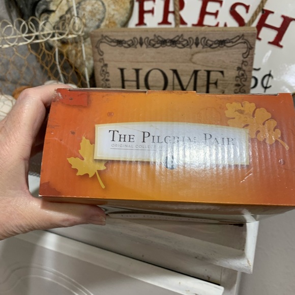 Pilgrim pair salt and pepper shakers new in box Grandma Core! - Picture 4 of 5